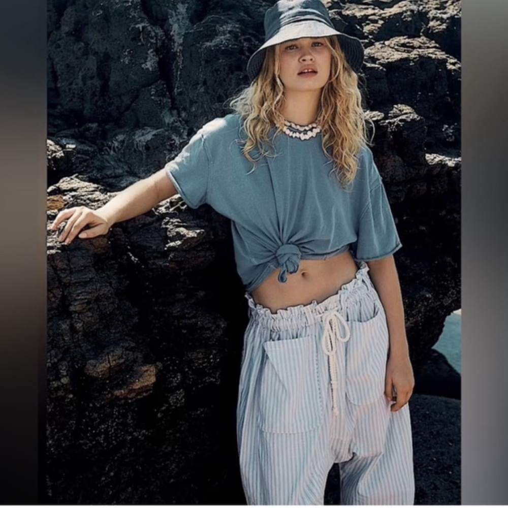 ✨NWOT ✨Free People ✨Runyon Oversized striped pant in Sky 🩵 they are adorable